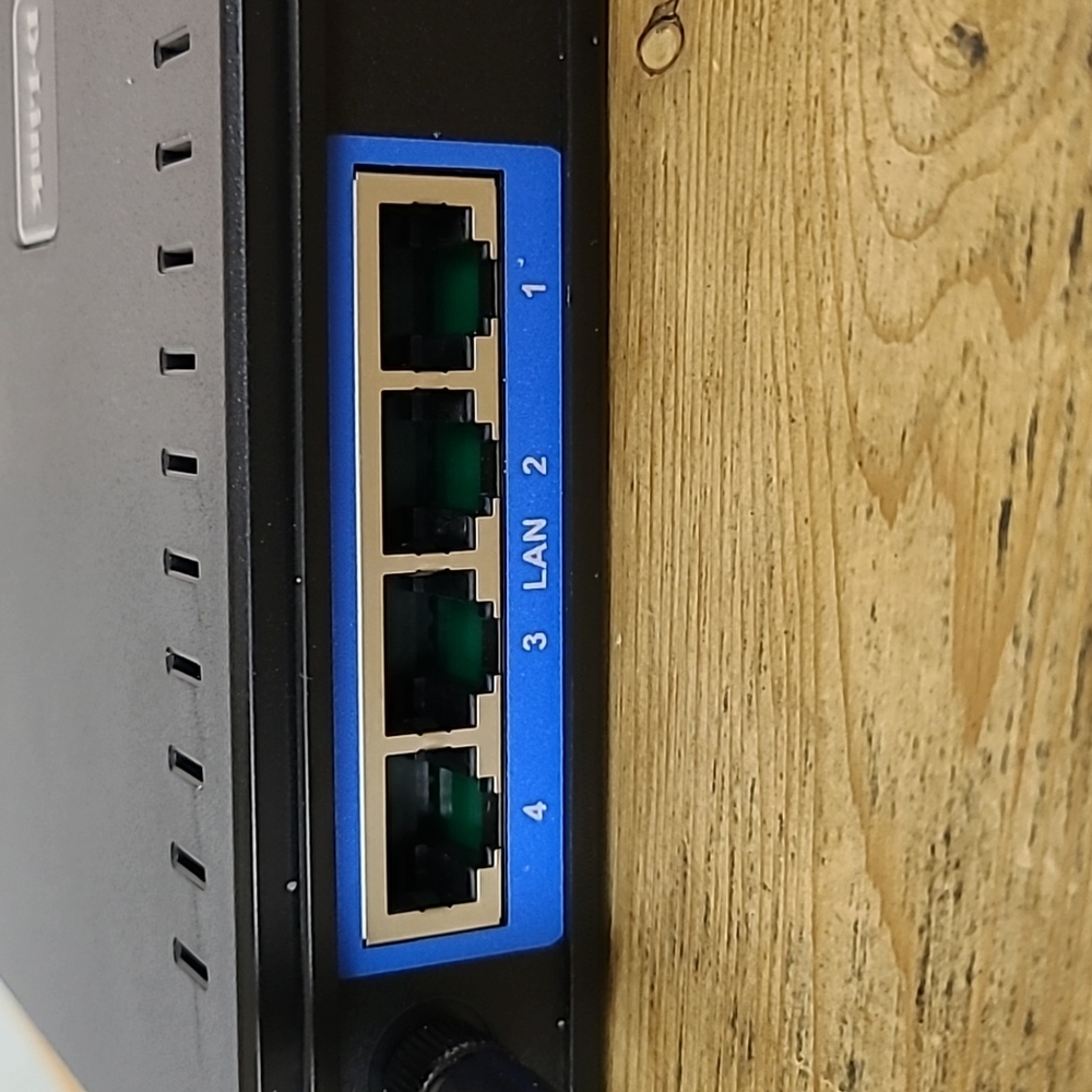 D-Link Router Model DIR-615 - Picture 7 of 8